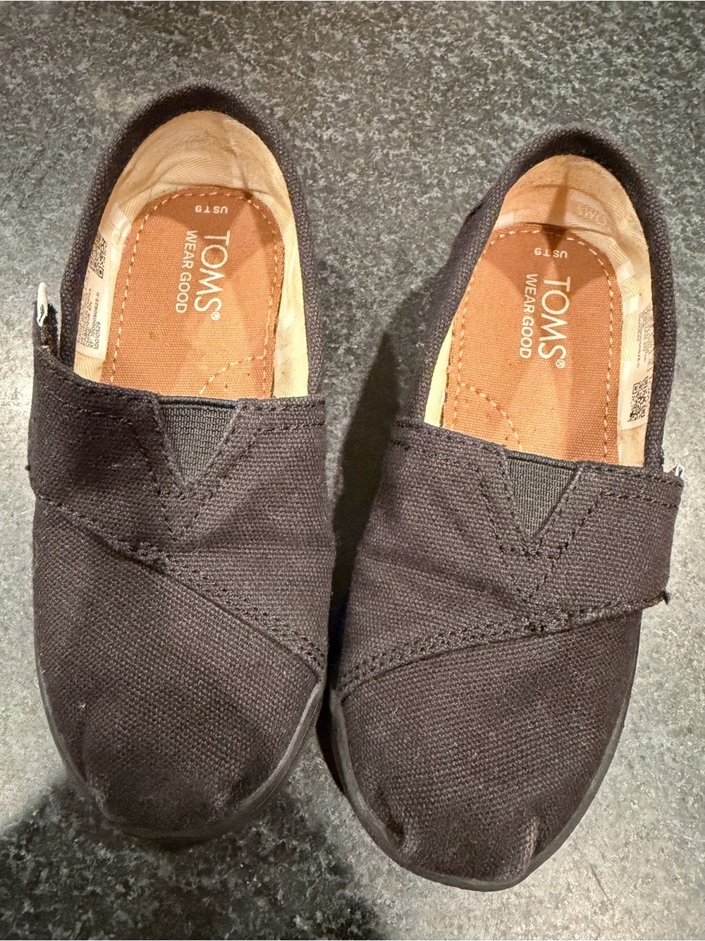 TOMS toddler’s Classic Slip-On Shoes in Black